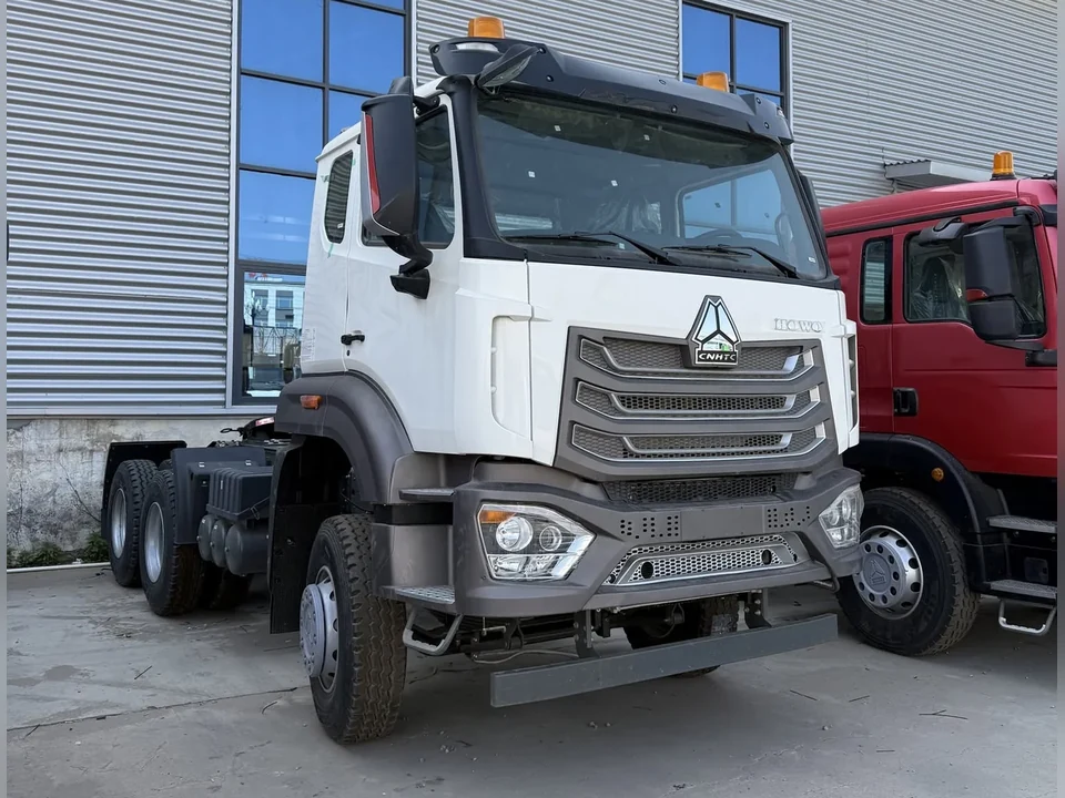 HOWO 6x4 tractor truck, front three-quarter view